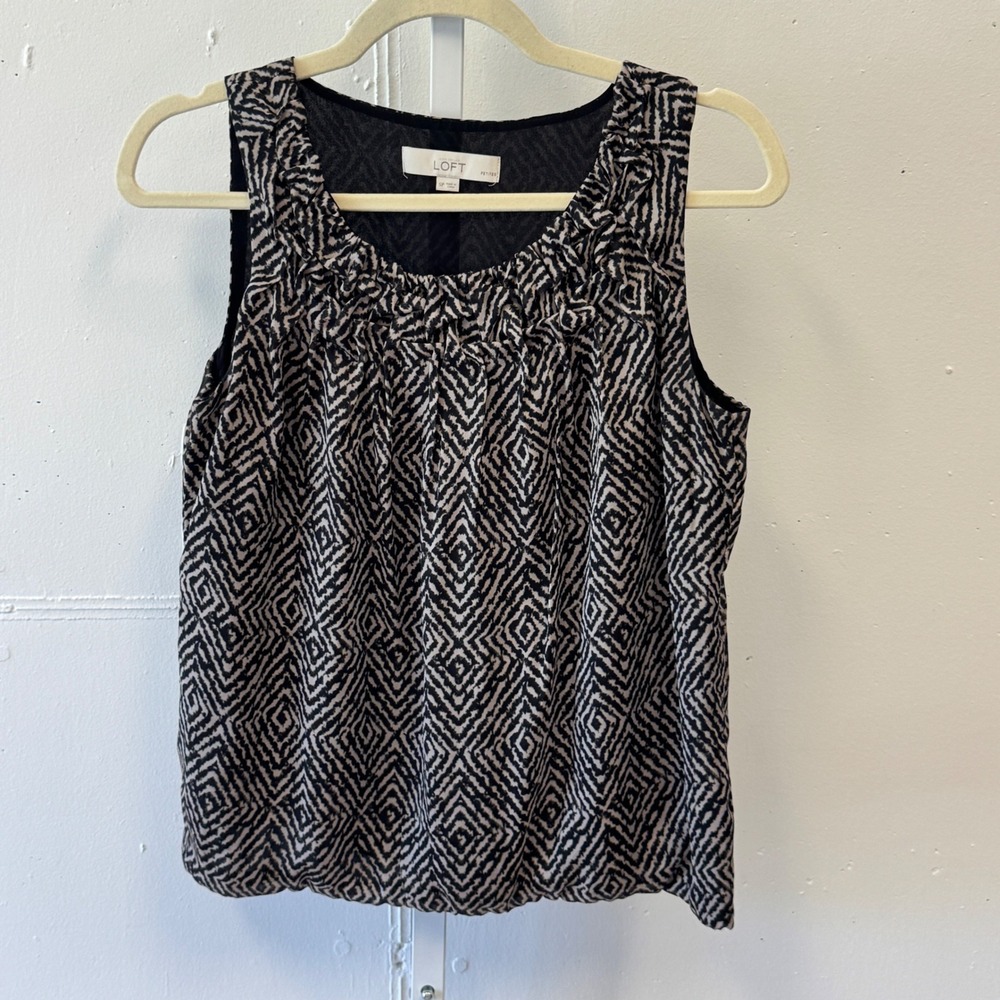 Ann Taylor‎ Loft Petites Geometric Diamond Print Ruffle Neck Bubble Hem Top SP
